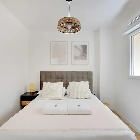 Chic Duplex With Rooftop -3bd-6p- *