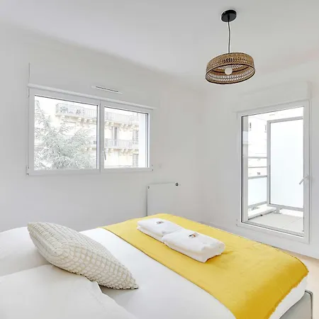 Chic Duplex With Rooftop -3bd-6p- * Nogent-sur-Seine