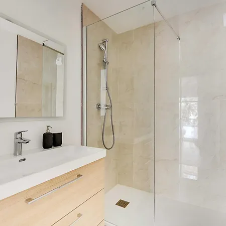 公寓 Chic Duplex With Rooftop -3bd-6p-