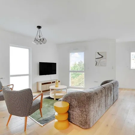 Chic Duplex With Rooftop -3bd-6p- *