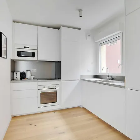 Chic Duplex With Rooftop -3bd-6p- *